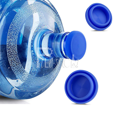 再使用可能な5ガロン水シリコーンの帽子はびんのためのしぶきのふたカバーを越えない サプライヤー