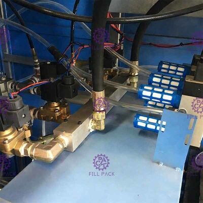 タッチ画面60BPHのガロンのびんの吹く機械 サプライヤー