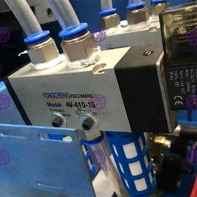 120BPH 2400*800*1600mmの18.9Lガロンのびんの吹く機械 サプライヤー