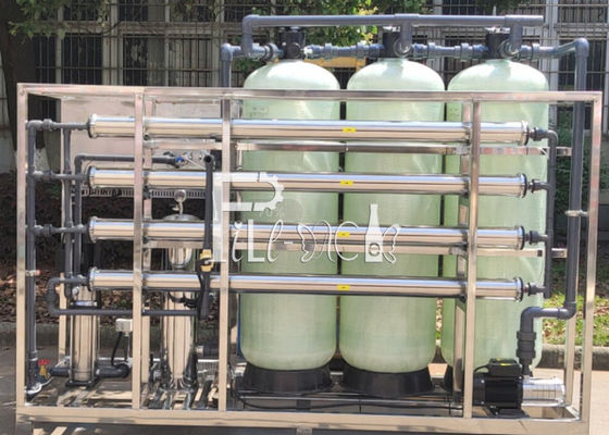 紫外線滅菌装置が付いている飲料水2000 LPH ROの植物 サプライヤー