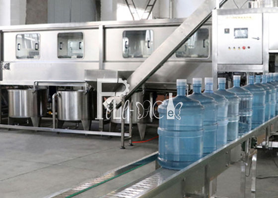 ステンレス鋼304の1200BPH飲料水の充填機 サプライヤー