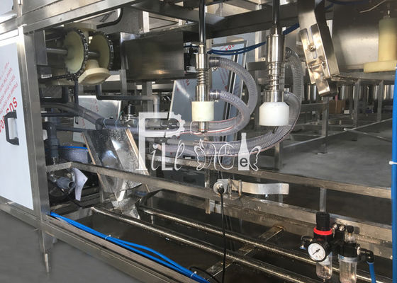 飲料水Rollorのコンベヤーが付いている5ガロンの充填機 サプライヤー