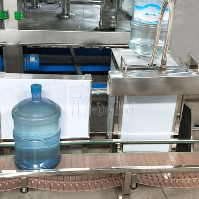 120bph自動バケツのローディング装置が付いている3/5ガロン/20l水びん詰めにする機械 サプライヤー