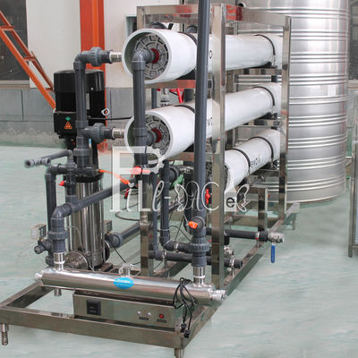 Sus304 4000lph Roの水処理機械を飲む自動操作弁 サプライヤー
