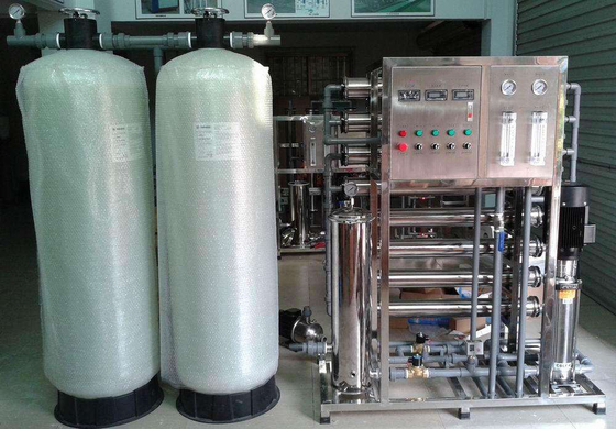 飲用に適した3000lph逆浸透の水処理機械FRPフィルター タンク サプライヤー