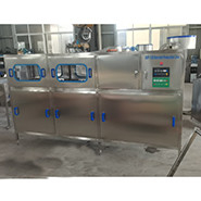 5mmの水平なバケツ100BPH 5ガロン水びん詰めにする機械
