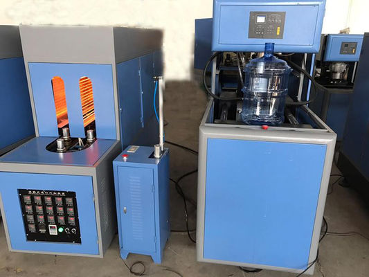 補助機械が付いている1台のキャビティ3-5 1.0Mpaガロンのびん吹く機械